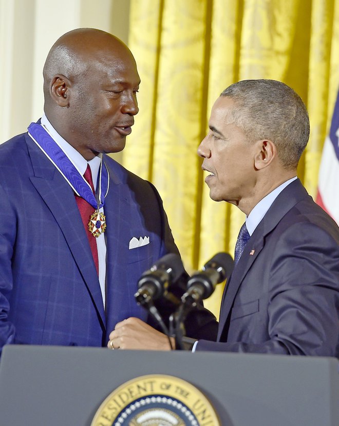 Leta 2016 mu je Barack Obama podelil predsedniško medaljo svobode.

