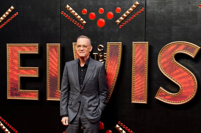 Tom Hanks je prejel kar dve malini za isto vlogo v Elvisu. FOTO: Maja Smiejkowska/Reuters
