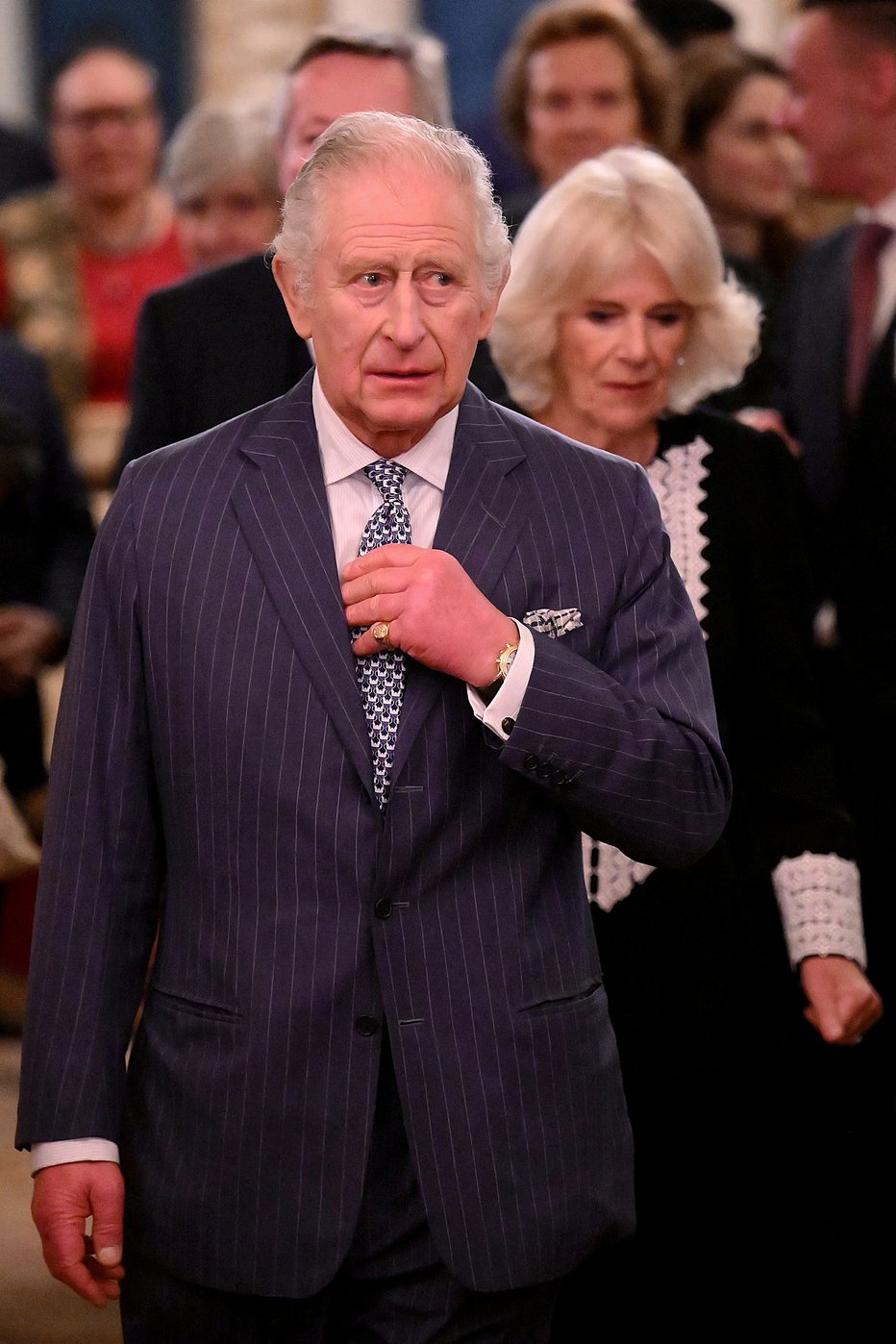 Fotografija: Iz Buckinghamske palače so sporočili, da obiska ne nameravajo odpovedati. FOTO: Daniel Leal/Reuters
