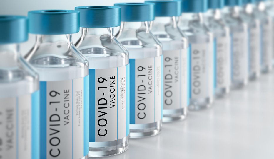 Fotografija: Cepiva proti covid-19 niso vsi dobro prenesli.  FOTO: Peterschreiber.media Getty Images/istockphoto
