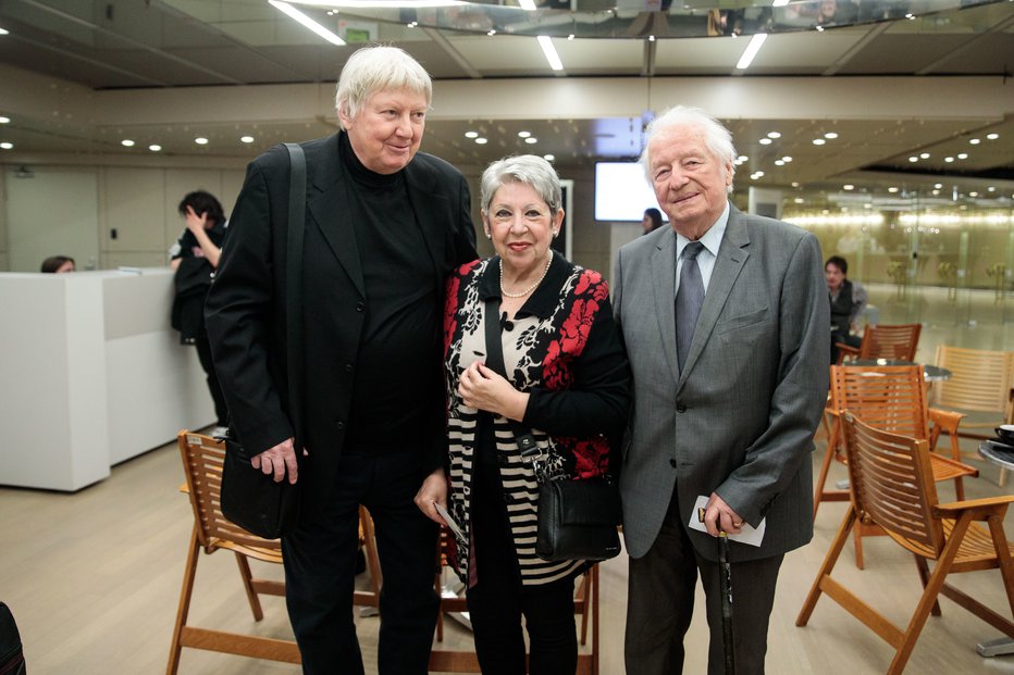 Fotografija: Lojze Lebič (skrajno desno) v družbi dirigenta Lovrenca Blaža Arniča in nekdanje operne pevke Zlatomire Nikolove FOTOGRAFIJE: MEDIASPEED.net
