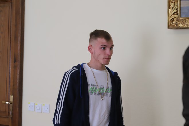 20-letni Dejan Novak, oče dveh otrok, je bil v priporu, a je zdaj na prostosti. FOTO: Tanja Jakše Gazvoda