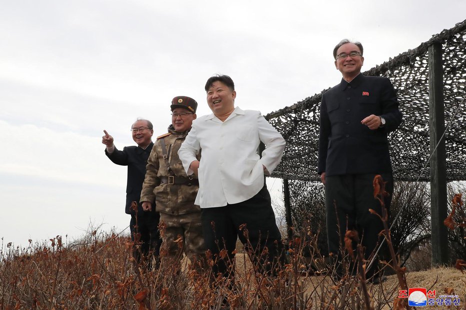 Fotografija: Severnokorejski voditelj in preostali so bili videti navdušeni. FOTO: Kcna
