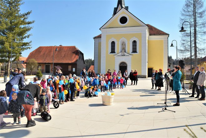 Prireditev je potekala na novem Jurijevem trgu pred cerkvijo sv. Jurija.
