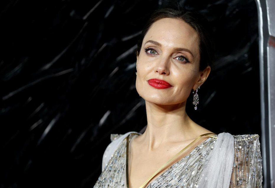 Fotografija: Je Angelina Jolie znova zaljubljena? FOTO: Reuters
