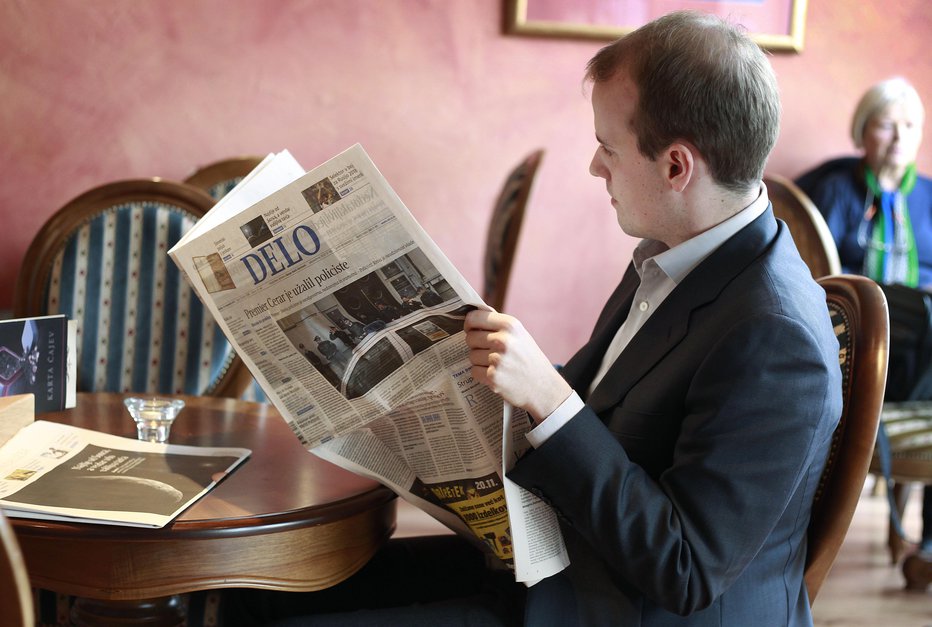 Fotografija: Že nervoznost med branjem jutranjih novic lahko negativno vpliva na vaše zdravje. FOTO: Leon Vidic