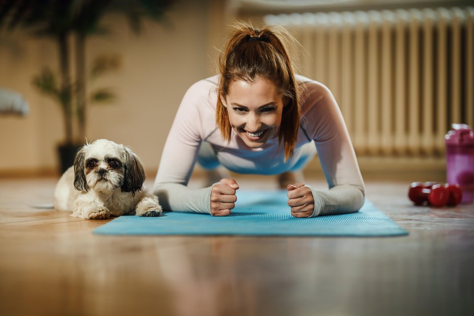 Fotografija: Ko boste vaje za moč vključili v svojo vadbeno rutino, boste sčasoma opazili izboljšanje svoje moči. FOTO: Arhiv Polet/ Shutterstock