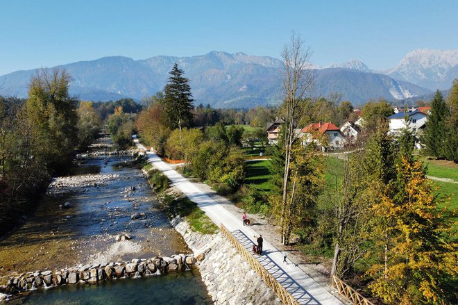 Na kamniški občinski praznik so odprli kolesarsko in sprehajalno pot od Kamnika do Godiča.