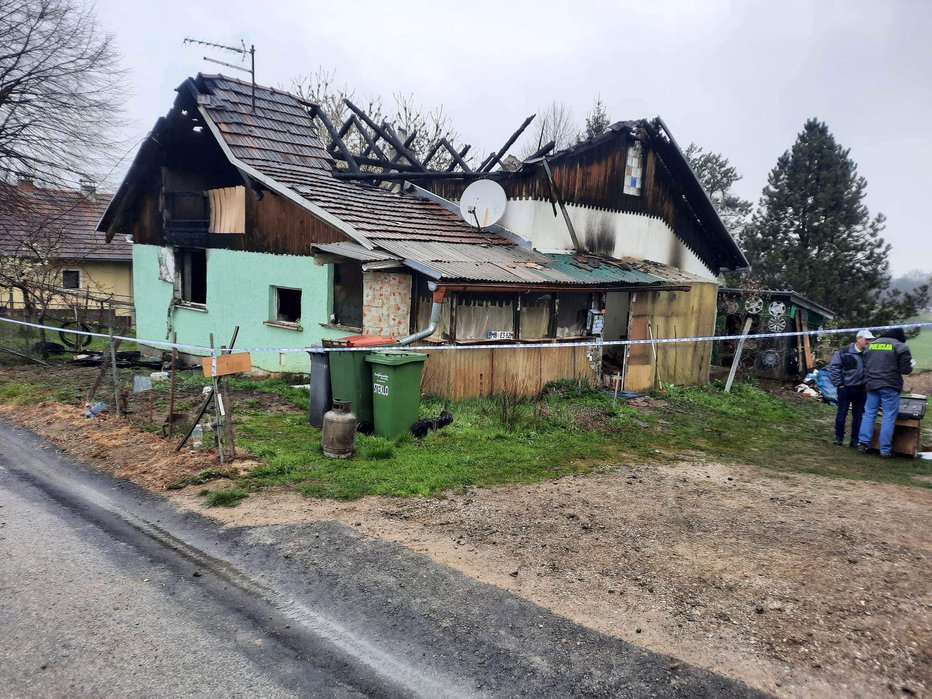 Fotografija: Hiša je pogorela. Foto: Oste Bakal
