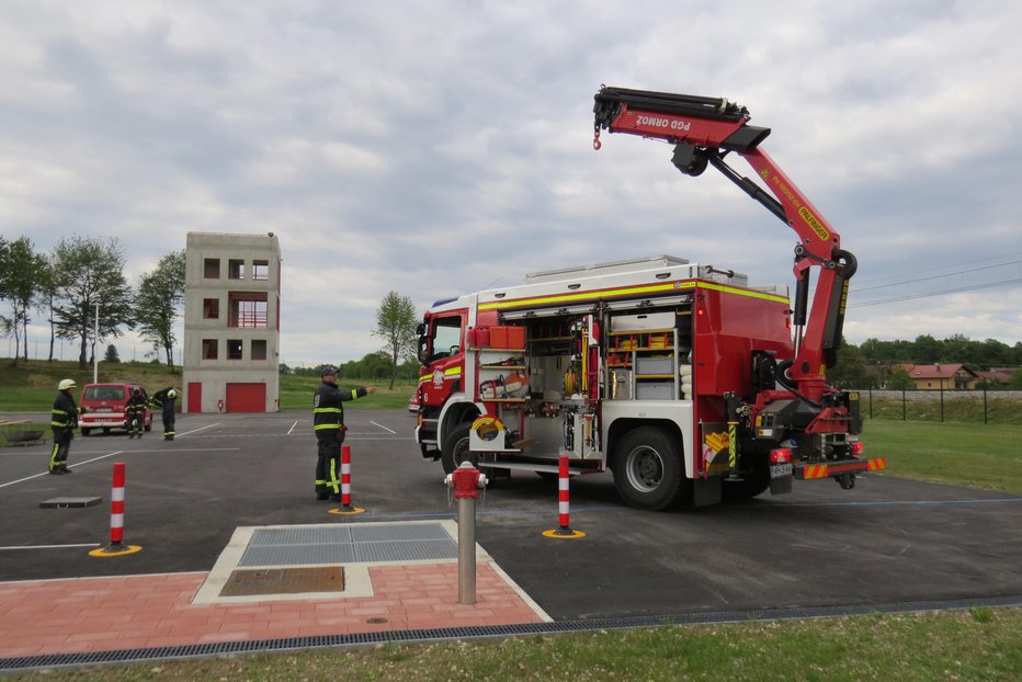 Fotografija: Cilj je, da vseh 17 gasilskih regij dobi svoj poligon. FOTO: Franc Milošič