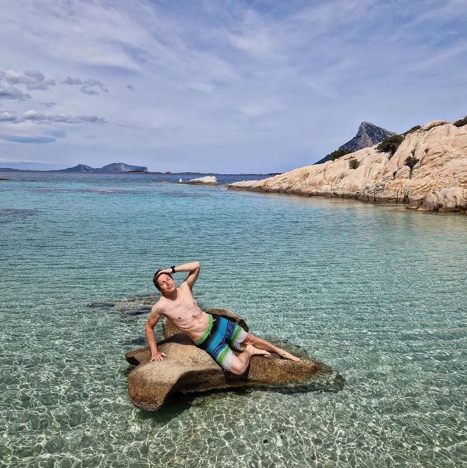 Fotografija: Jurij uživa na počitnicah na Sardiniji.