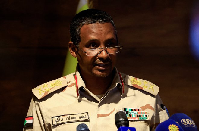 Namestnik vodje sudanskega suverenega sveta general Mohamed Hamdan Dagalo.  FOTO: Mohamed Nureldin Abdallah, Reuters