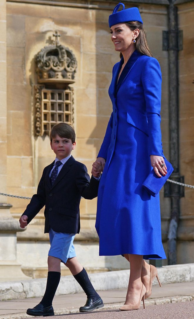Princ Louis mami tokrat ni povzročal preglavic. FOTO: Yui Mok/AFP
