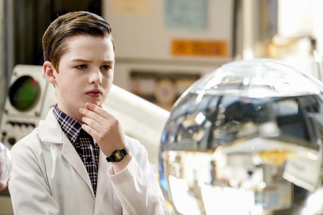 Že šest sezon lahko spremljamo otroške korake mladega Sheldona. FOTO: Warner Bros