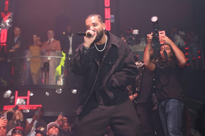 Drake je ogorčen, da tehnologija omogoča kloniranje njegovega glasu. FOTO: Seth Browarnik/startraksphoto.co
