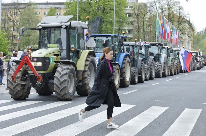 Protest kmetov v Ljubljani. FOTO: Jože Suhadolnik