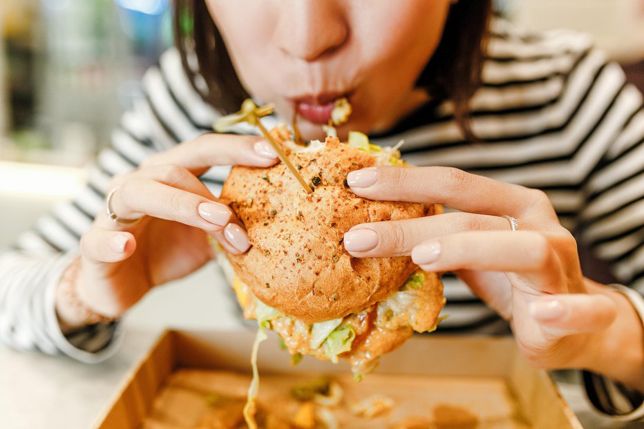 Fotografija: Nezdrava prehrana je kriva za mnoge pogoste težave. FOTO: Getty Images/istockphoto