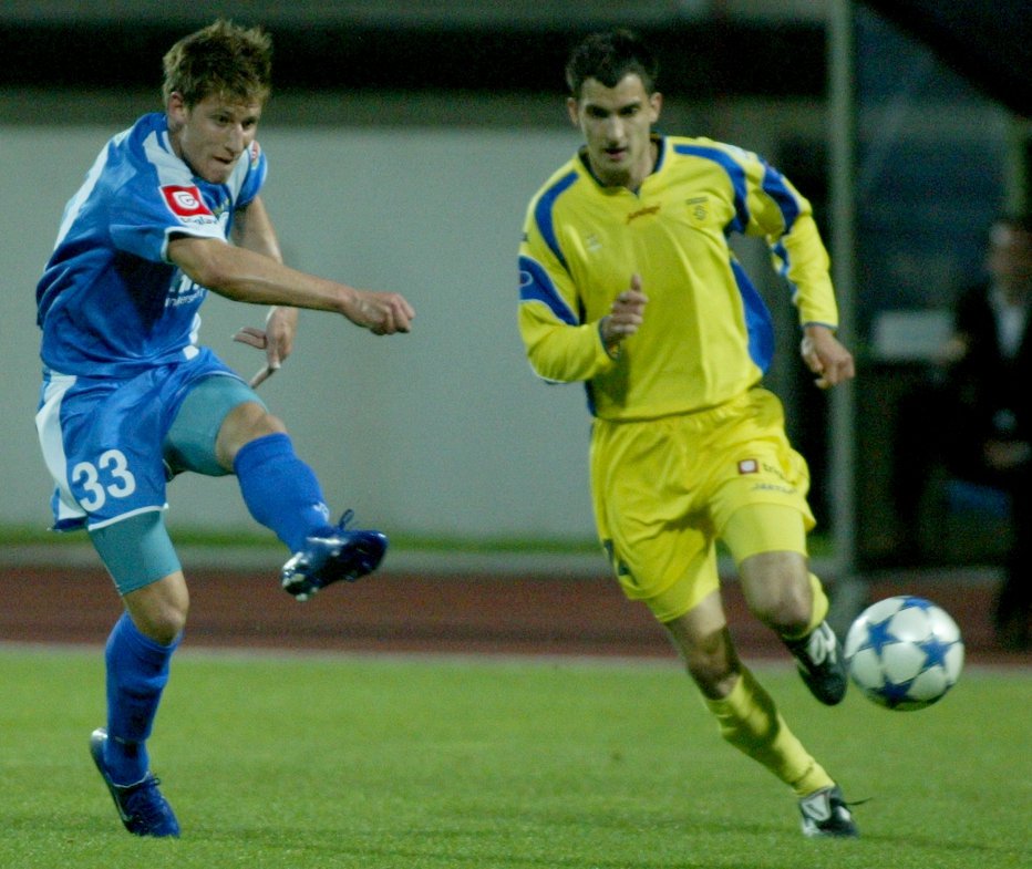 Fotografija: Valter Birsa in Branko Ilić sta bila reprezentančna kolega, a tudi tekmeca v dresih Gorice in Domžal. FOTO: Roman Šipić