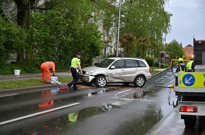 Motoristu v Ljutomeru ni bilo pomoči. FOTO: Jure Kljajić, Vestnik