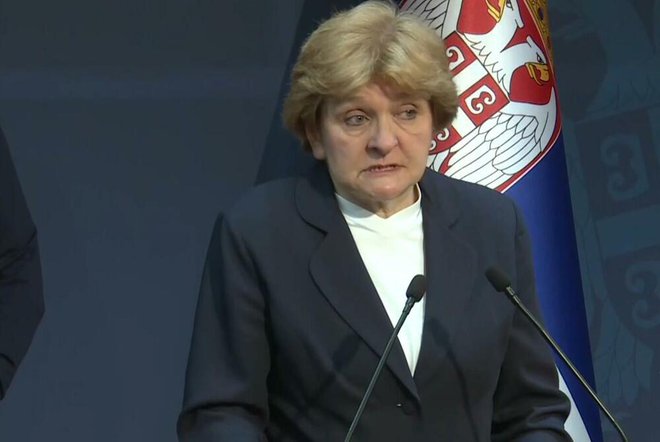 Srbska ministrica za zdravje Danica Grujićić je komaj zadrževala solze. FOTO: Zaslonski posnetek