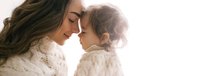 Odnos z mamo kot podlaga naših nadaljnjih odnosov se oblikuje v otroštvu. FOTO: Polina Lebed/Getty Images