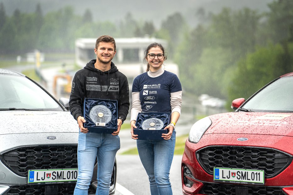 Fotografija: Ana Menegalija in Matic Tovornik bosta Slovenijo zastopala na mednarodnem izboru za najboljšega mladega voznika. FOTOGRAFIJE: Damjan Končar/AMZS