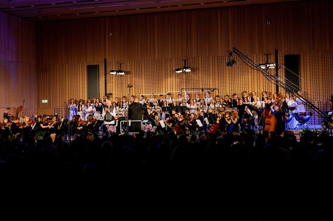 Lani se je ob praznovanju 70. jubileja Andreja Šifrerja rodila ideja, da ga Glasbena šola Kranj povabi k sodelovanju. FOTOGRAFIJE: MEDIASPEED.NET