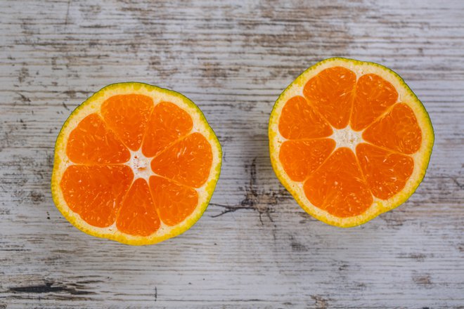Sočne pomaranče spremenimo v okrasne blazine. FOTO: Fotosr, Getty Images