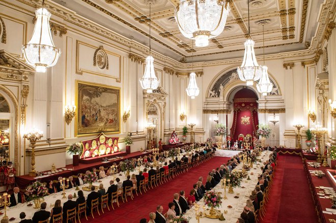 V Buckinghamski palači bi kralj sprejemal državnike. FOTO: Dominic Lipinski/Afp