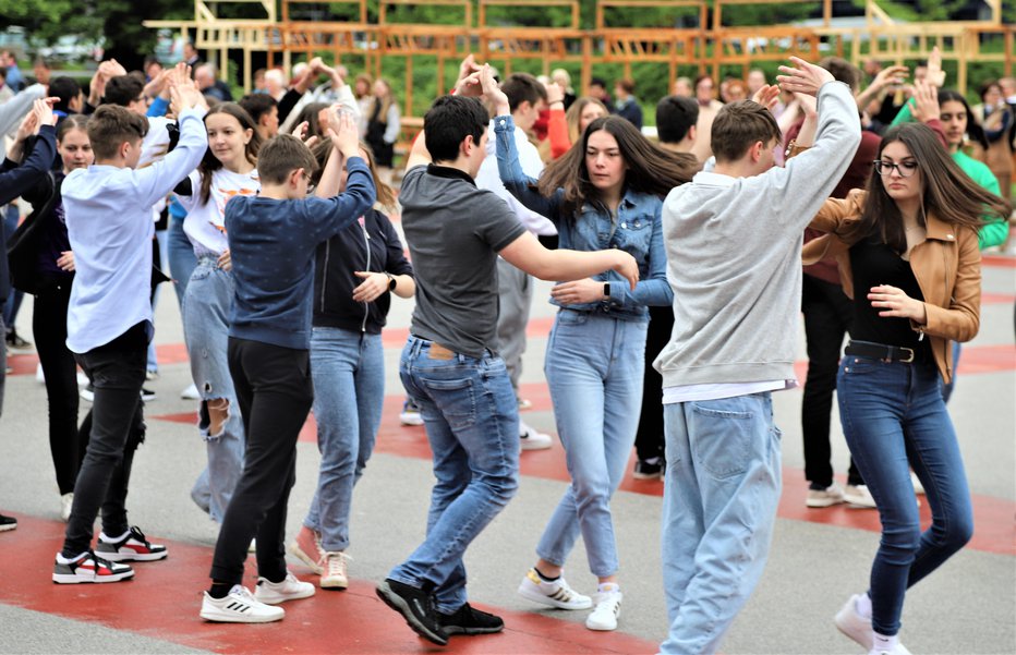 Fotografija: Prikazali so četvorko in družabni ples. FOTOGRAFIJI: Jože Miklavc