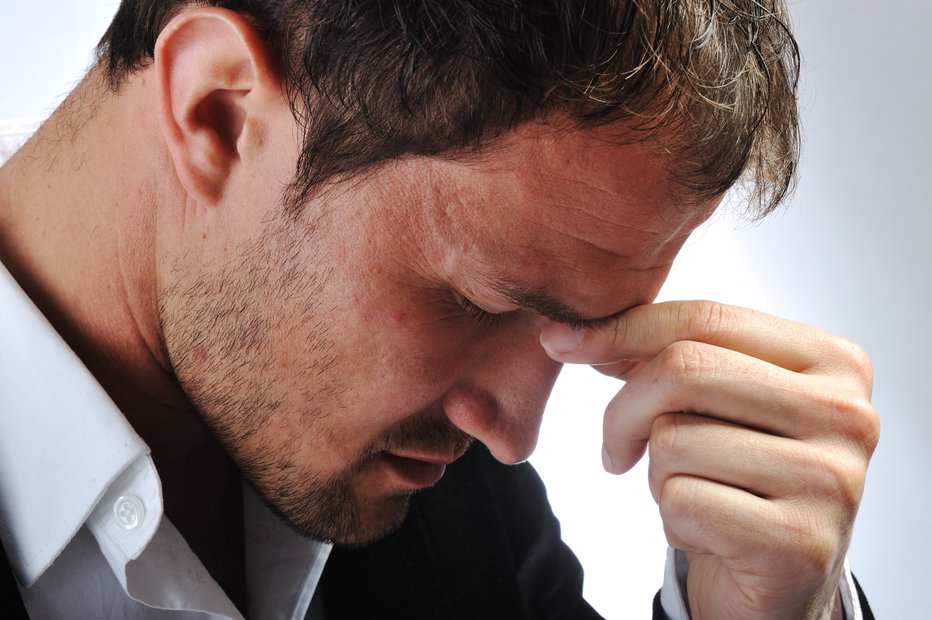 Fotografija: Napadi migrene lahko povzročijo težave z vidom in slabost. FOTO: Arhiv Polet/Shutterstock 