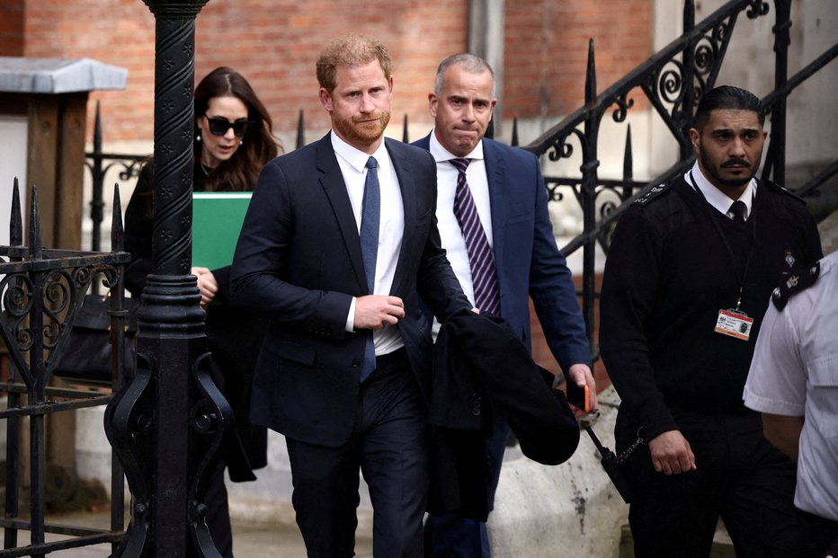 Fotografija: Princ Harry bi lahko najel zasebnega varnostnika, ne pa policista. FOTO: Henry Nicholls, Reuters