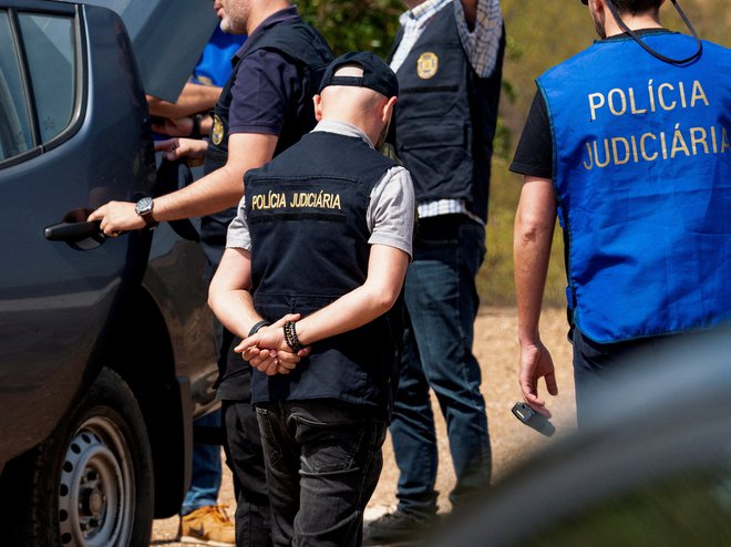 Portugalski, nemški in britanski policisti so končali najnovejšo preiskavo. FOTO: Stringer Reuters