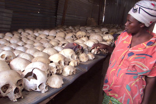 Spomin na genocid v Ruandi je še vedno boleč, vseh storilcev pa še niso polovili. FOTO: Antony Njuguna/Reuters