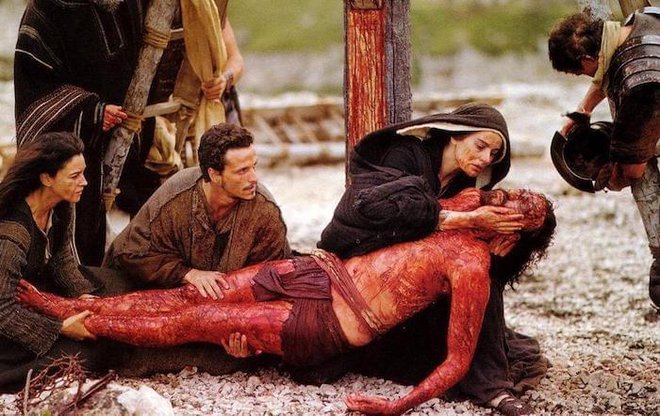 Glavni krivec za razpadli odnos je kontroverzni film Kristusov pasijon. FOTO: Press