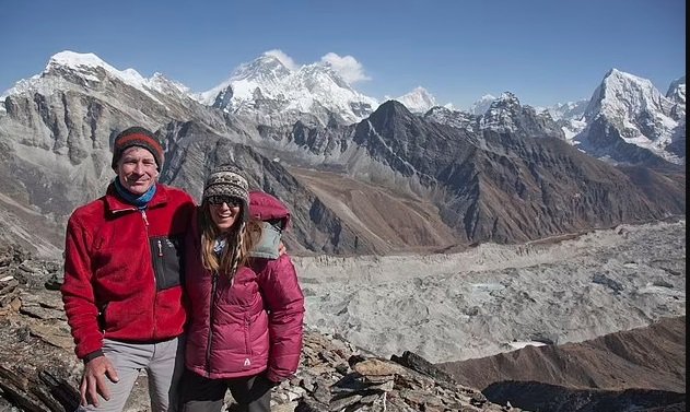 V Nepalu je raziskovala ledenike.