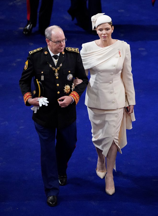 Na kronanju kralja Karla III. nista bila videti prav zadovoljna. FOTO: Andrew Matthews/Reuters