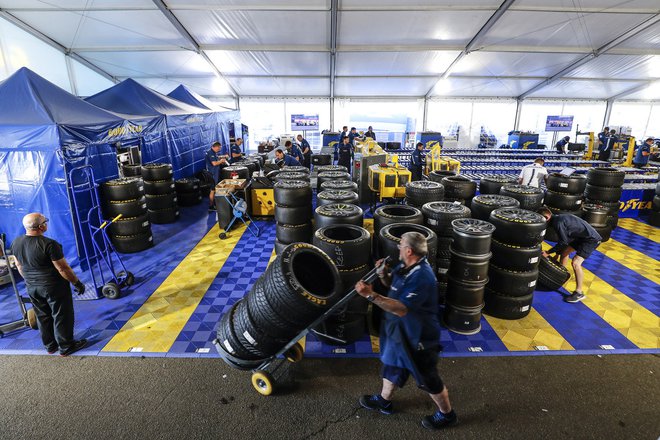 Goodyear bo za 24-urno dirko uporabil več kot 2500 pnevmatik, ki jih bo v Le Mans pripeljal z desetimi tovornjaki. FOTO: Goodyear