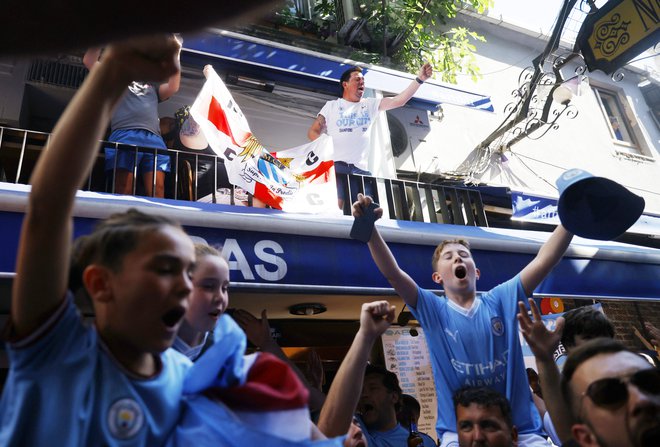 Angleški klub bo v Turčiji bodrilo ogromno navijačev. FOTO: Kemal Aslan Reuters