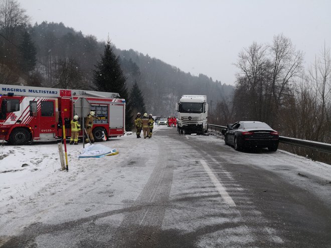 Prometna nesreča z maseratijem se je zgodila blizu Kresnic. FOTO: PGD Litija