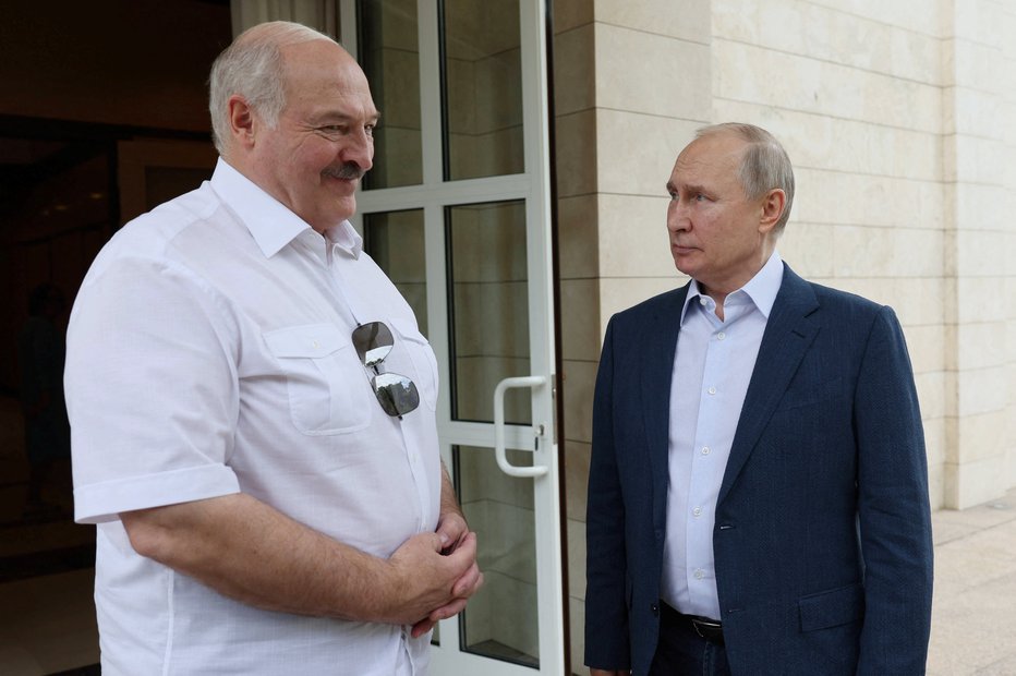 Fotografija: Vladimir Putin in Aleksander Lukašenko  FOTO: Sputnik Via Reuters