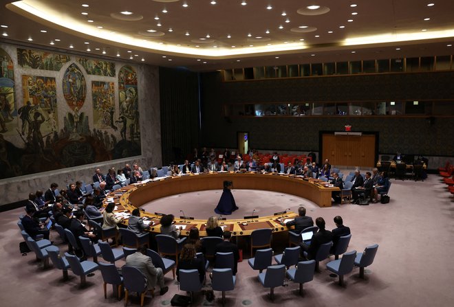 Za omizjem varnostnega sveta sedi 15 članic, od tega je deset nestalnih, pet držav pa je stalnih. FOTO: Mike Segar Reuters