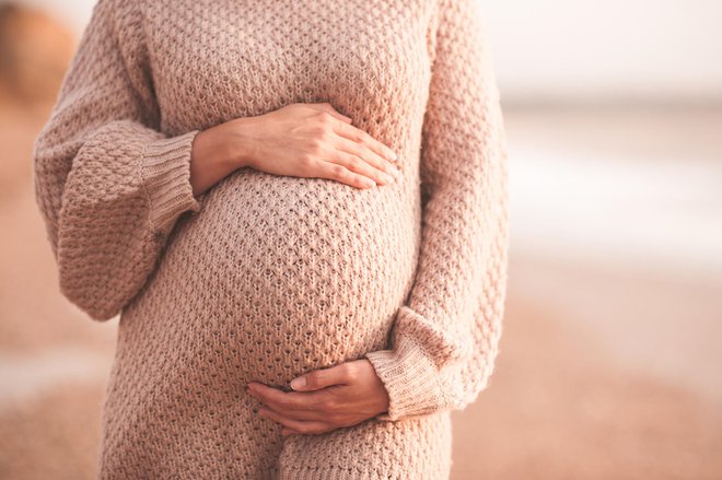 Vzroki za uhajanje urina so različni, pri ženskah vplivata tudi nosečnost in porod. FOTO: Morrowlight/Getty Images