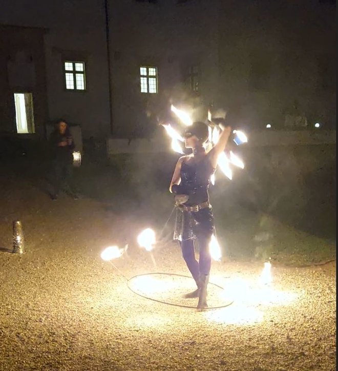 Obiskovalce je navdušila predstava z ognjem. FOTO: Oste Bakal