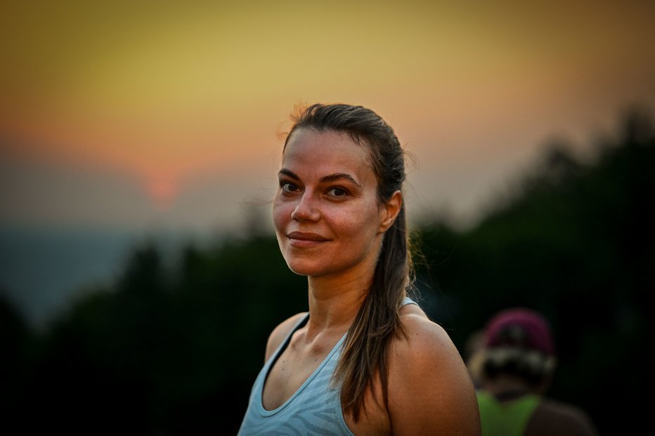 Fotografija: Za Tino Petelin, nekdanjo miss Slovenije, je Pohorje delovno okolje. Pozimi tam uči smučanje, poleti teče do vrha in nazaj.
