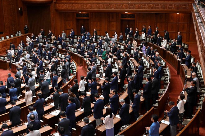 Japonski parlament je žrtvam prisilnih sterilizacij šele leta 2019 namenil odškodnino. Slika je simbolična. FOTO: Kazuhiro Nogi/AFP