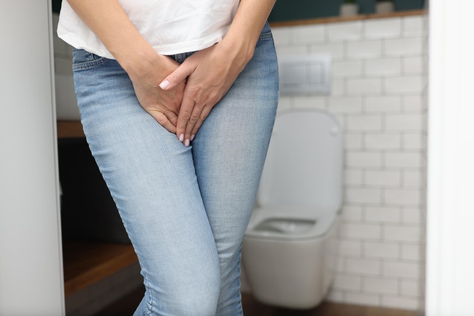 Fotografija: Uhajanje urina se zgodi iz različnih vzrokov. FOTO: Ivan-balvan Getty Images/istockphoto