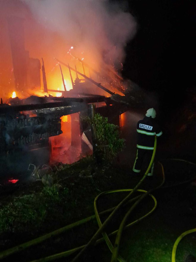 Gasilci hiše niso mogli več rešiti. FOTO: PGD Vuhred
