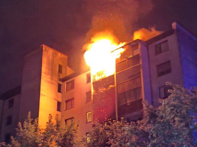 Velik požar v Novih Jaršah v Ljubljani. FOTO: Gasilska Brigada Ljubljana