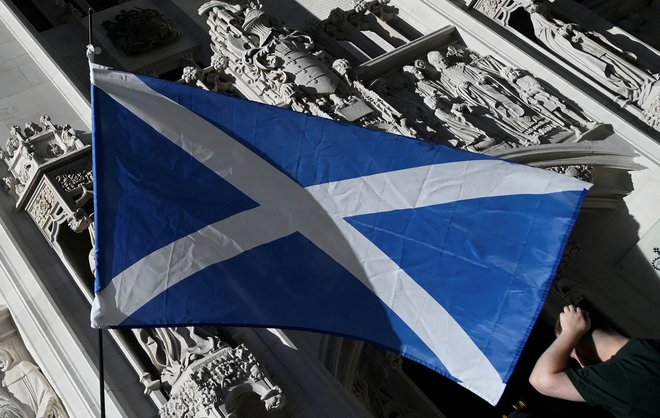 Škotska zastava. FOTO: Toby Melville/REUTERS